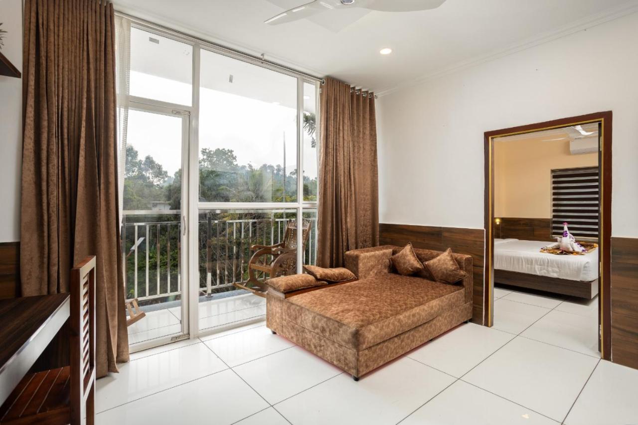 Star Emirates Luxury Resort And Spa, Munnar Anachal Exterior photo
