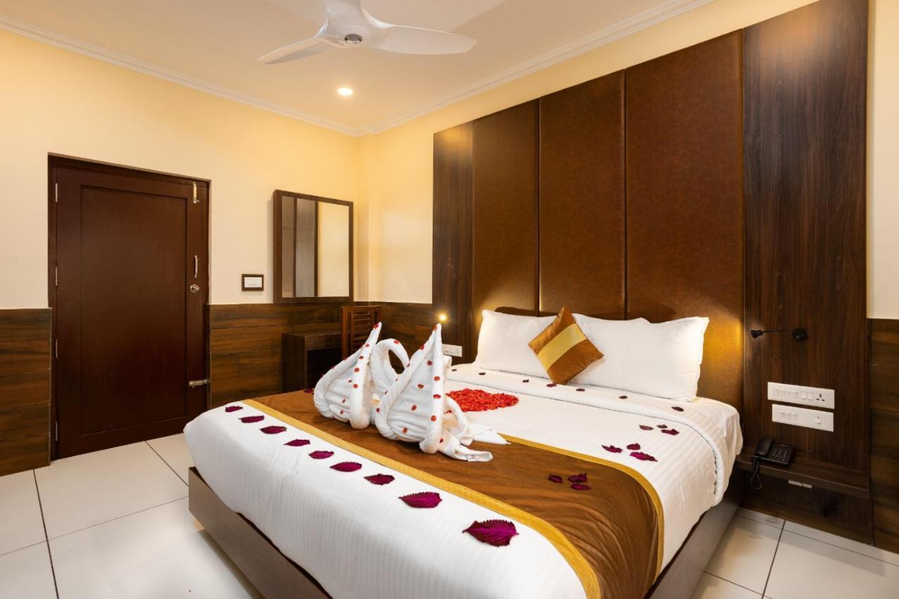 Star Emirates Luxury Resort And Spa, Munnar Anachal Exterior photo