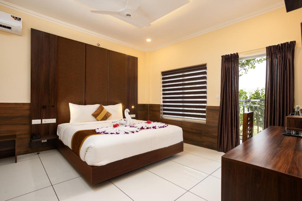 Star Emirates Luxury Resort And Spa, Munnar Anachal Exterior photo