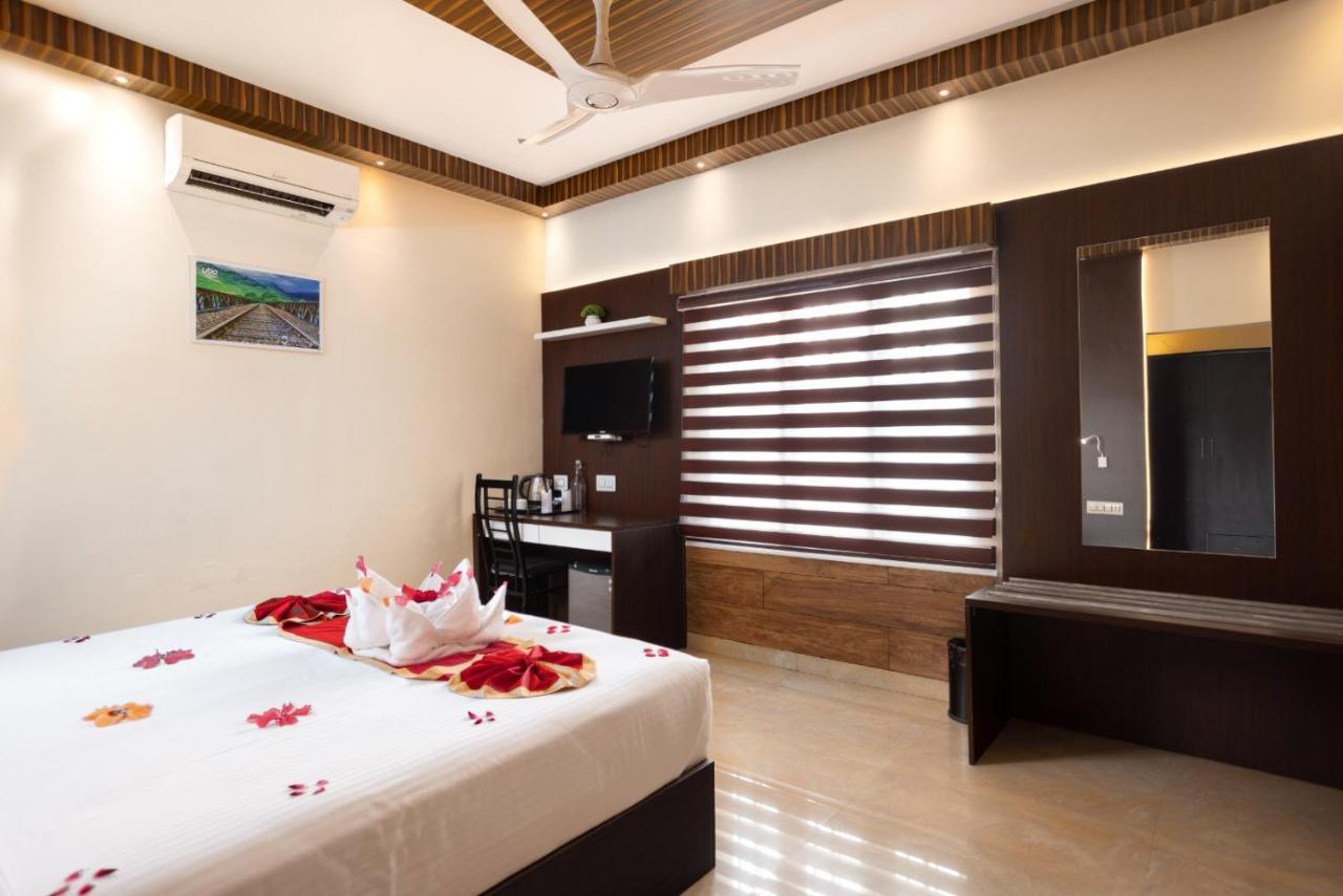 Star Emirates Luxury Resort And Spa, Munnar Anachal Exterior photo