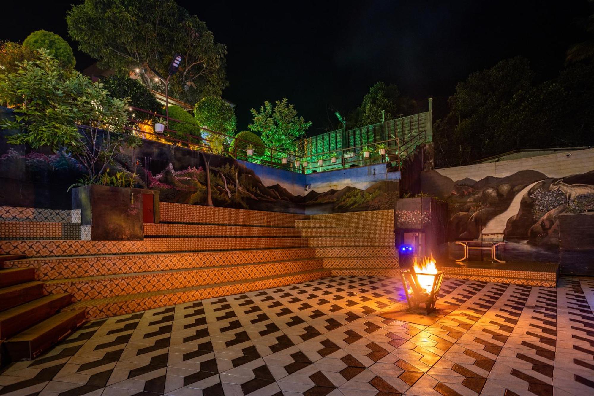 Star Emirates Luxury Resort And Spa, Munnar Anachal Exterior photo