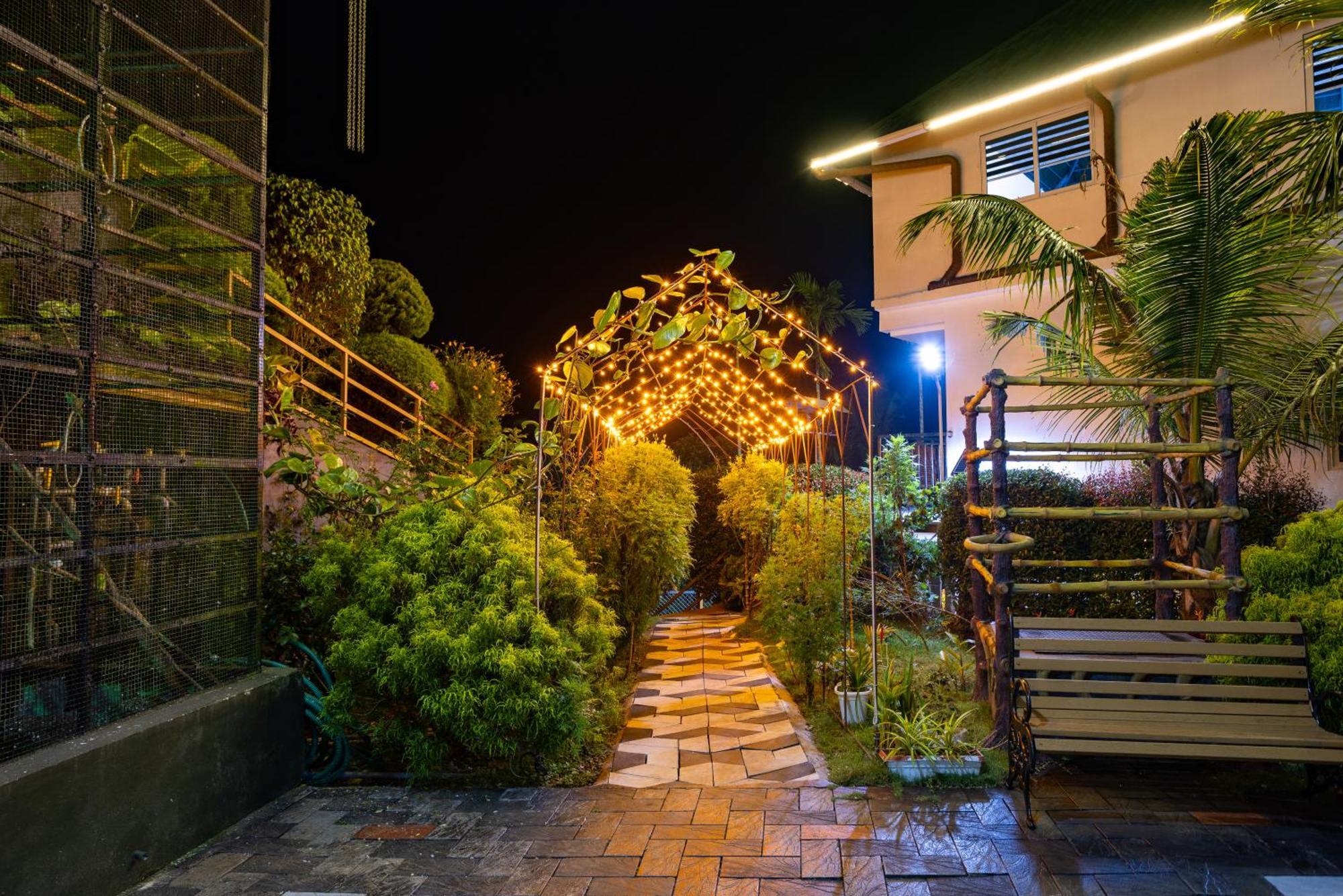 Star Emirates Luxury Resort And Spa, Munnar Anachal Exterior photo