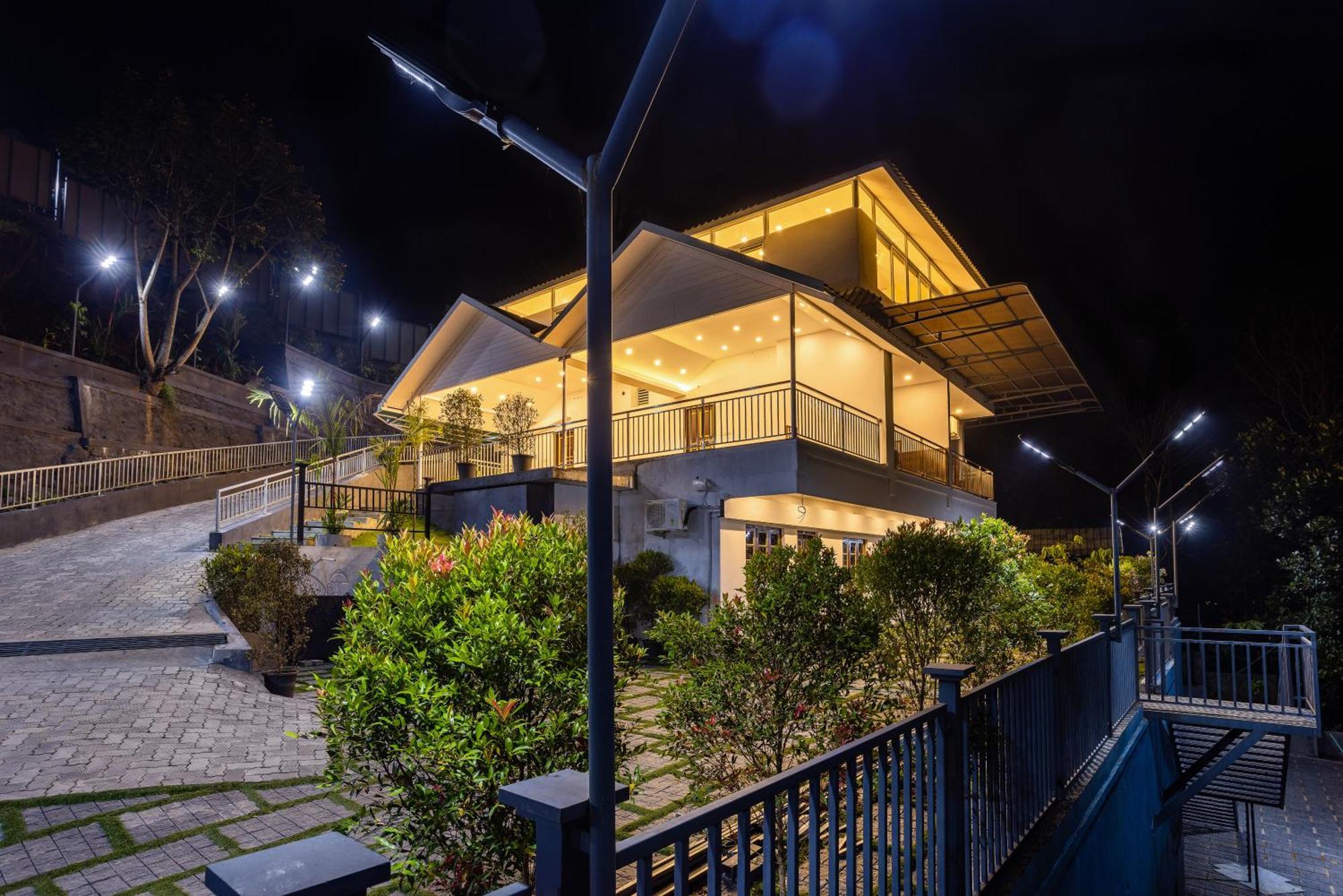Star Emirates Luxury Resort And Spa, Munnar Anachal Exterior photo