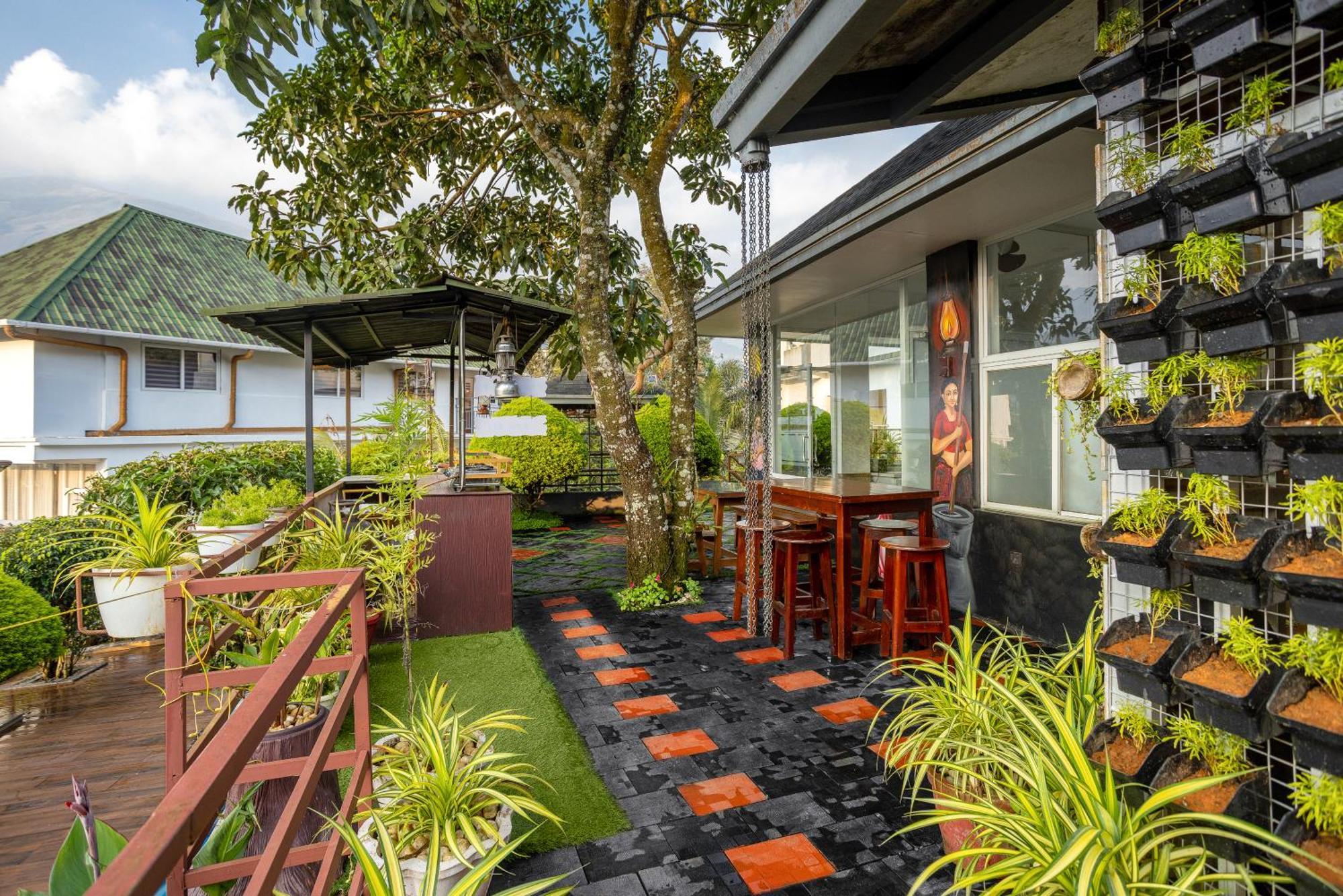 Star Emirates Luxury Resort And Spa, Munnar Anachal Exterior photo