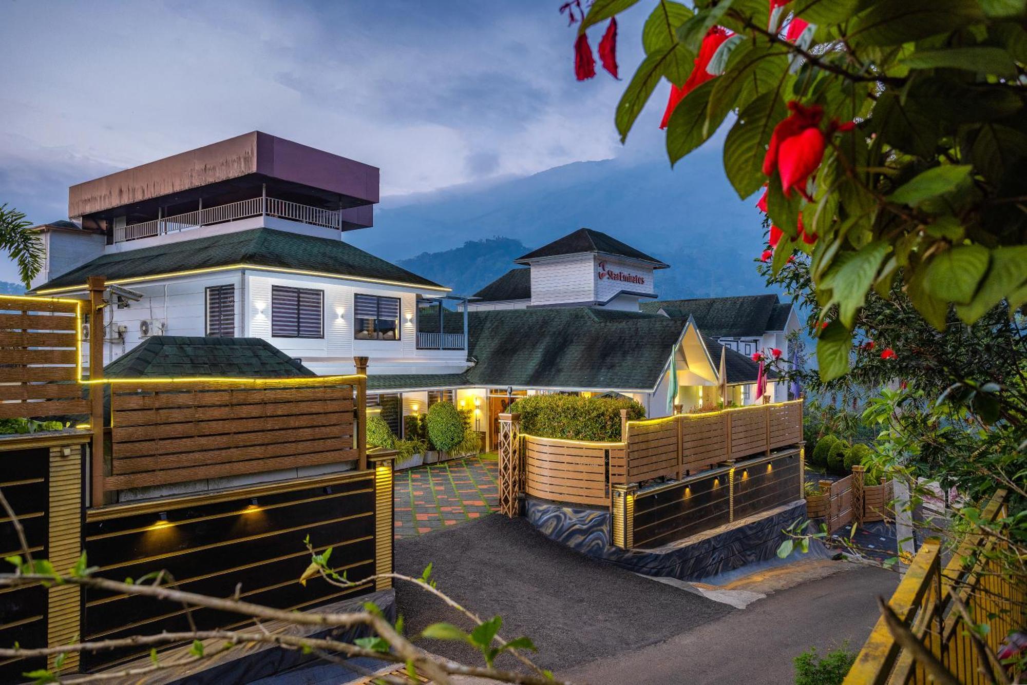 Star Emirates Luxury Resort And Spa, Munnar Anachal Exterior photo
