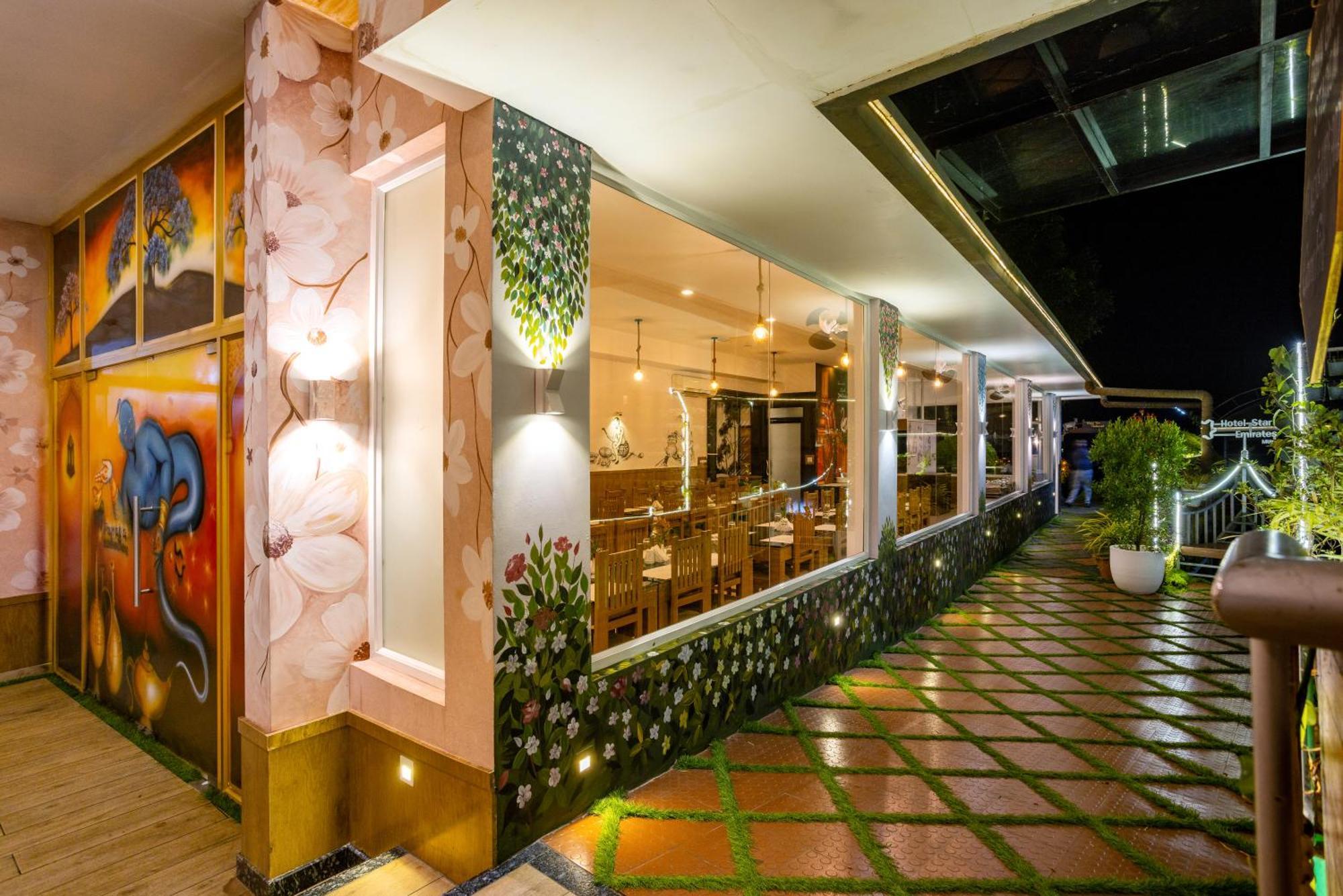 Star Emirates Luxury Resort And Spa, Munnar Anachal Exterior photo