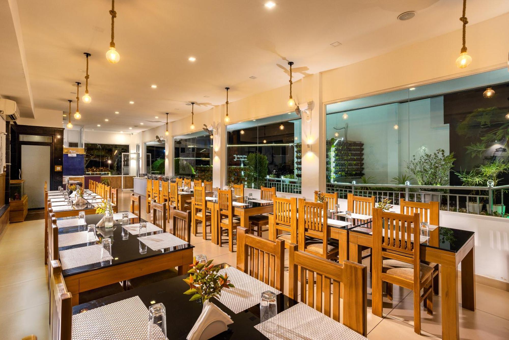 Star Emirates Luxury Resort And Spa, Munnar Anachal Exterior photo
